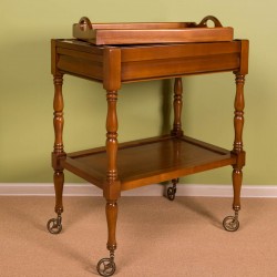 Сервировочный столик